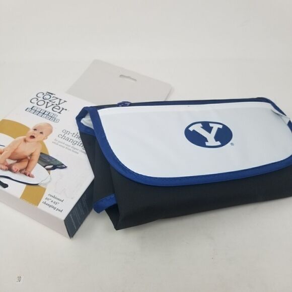 Cozy Cover On The Go Changing Pad. BYU PROVO UTAH - Picture 2 of 10